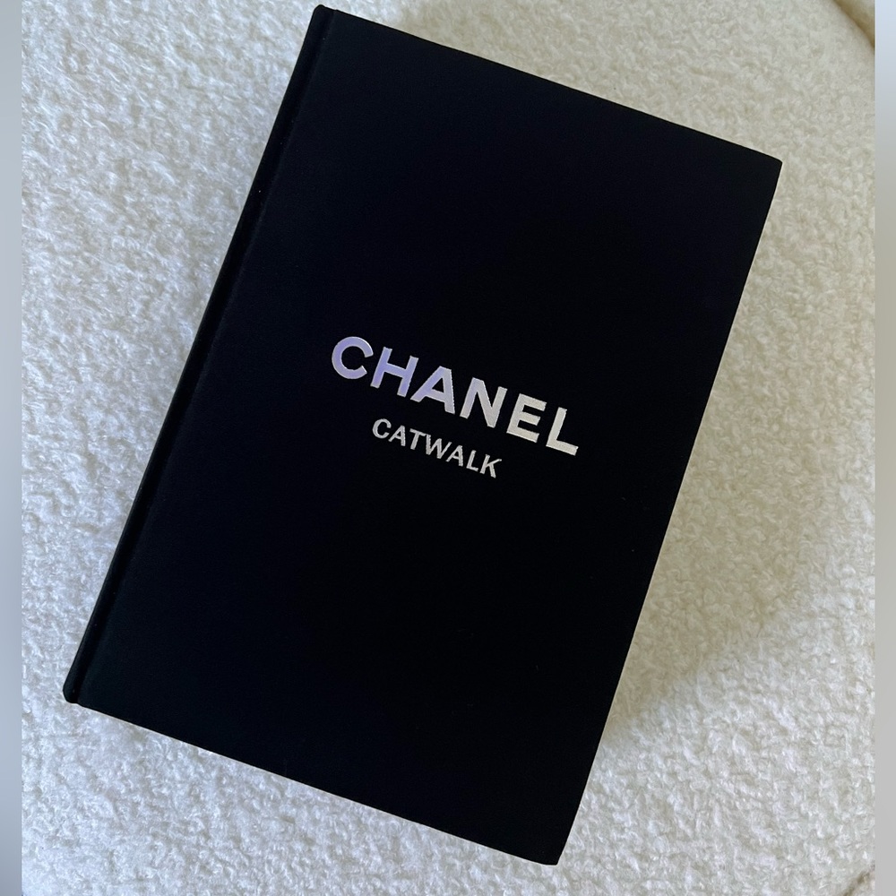 Chanel: The Complete Collections (Catwalk) Decor Book